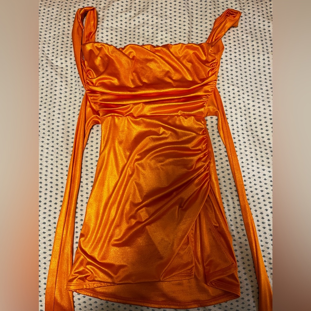 GOING OUT / HOCO DRESS🍊
